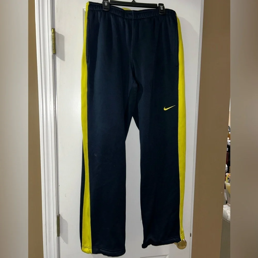Vintage Nike therma fit men’s drawstring sweatpants size M